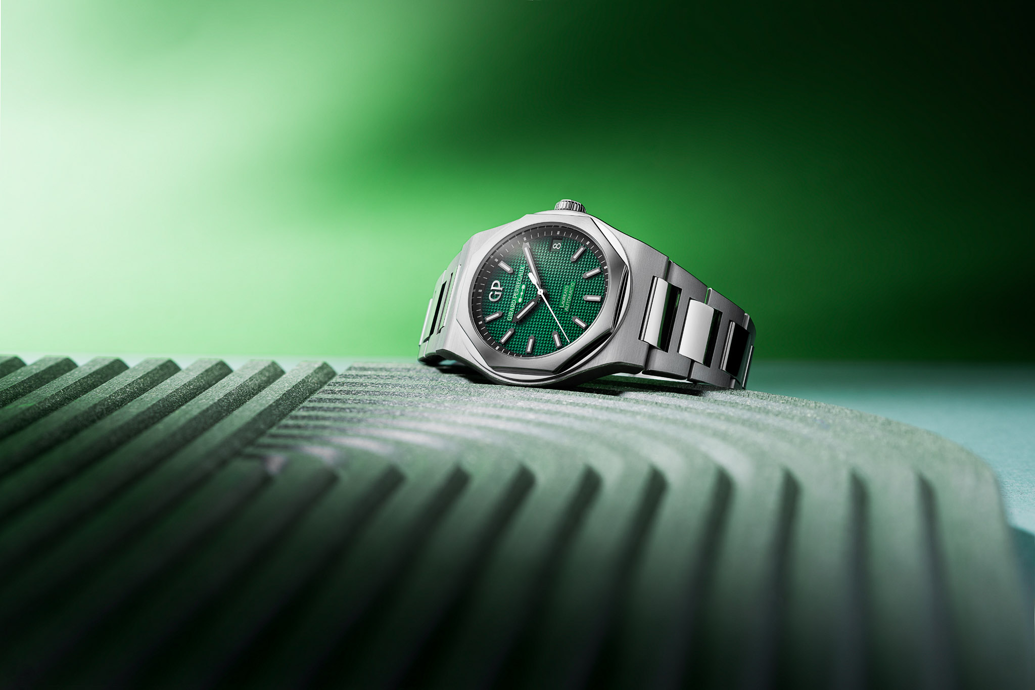 Girard-Perregaux Laureato 42 mm Green 2