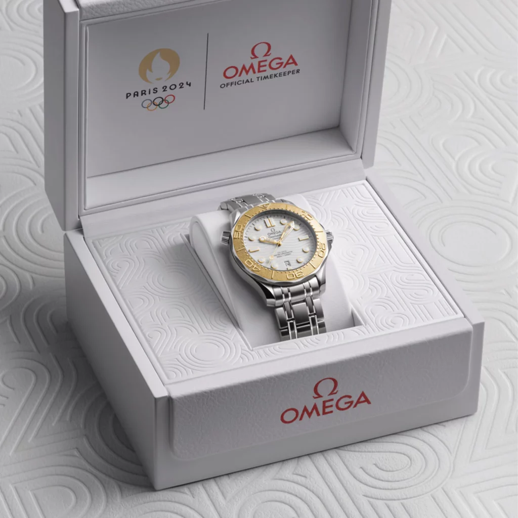 Omega enciende la llama de los Juegos Olímpicos de París 2024 con este reloj