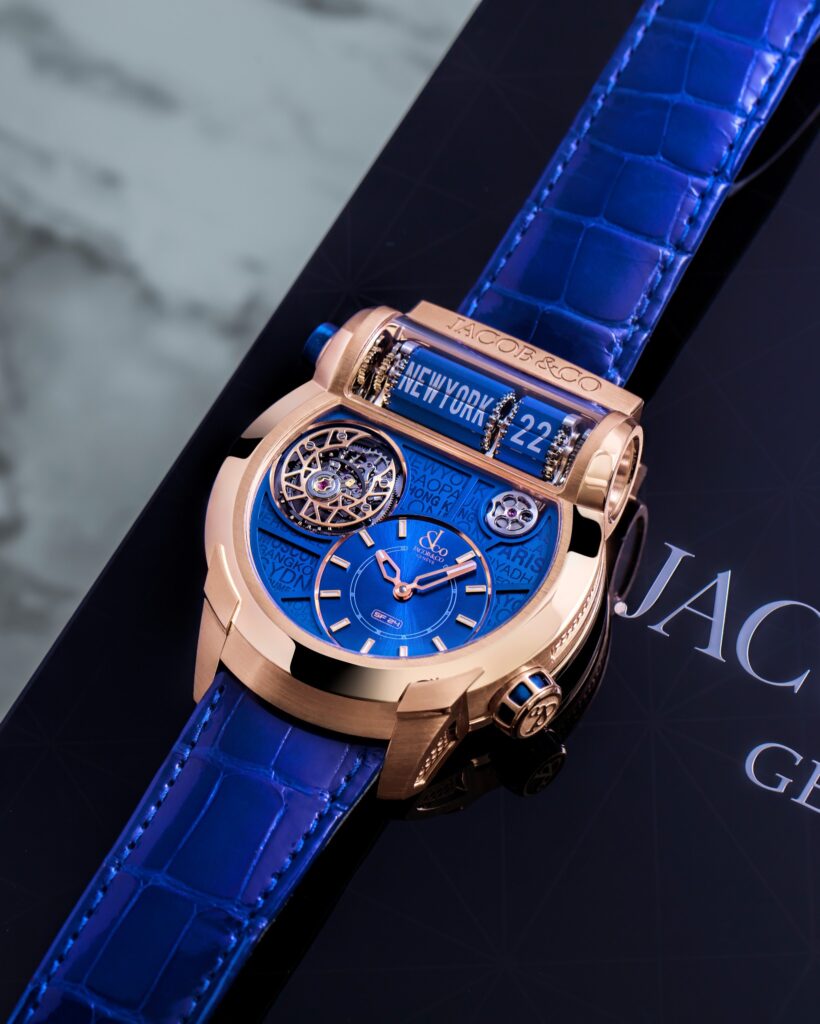 Viaja con estilo con el Jacob & Co Epic SF24 Tourbillon Blue Dial Rose Gold