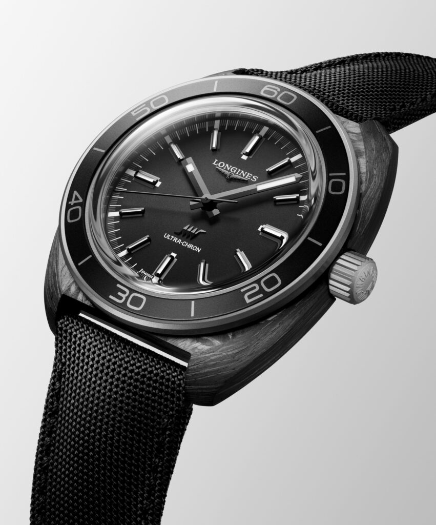 Longines Ultra-Chron Carbon celebra el año nuevo vestido de carbono