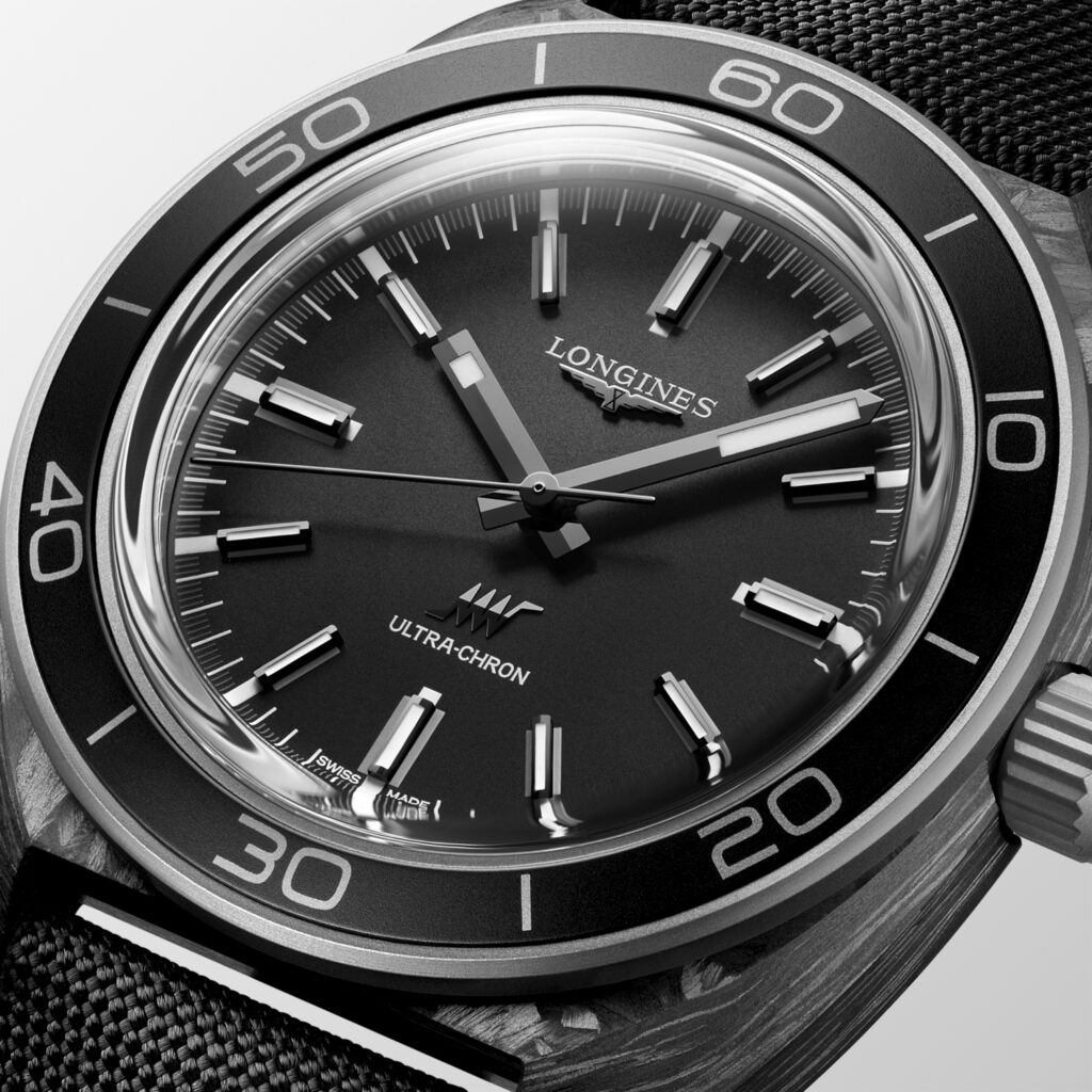 Longines Ultra-Chron Carbon celebra el año nuevo vestido de carbono