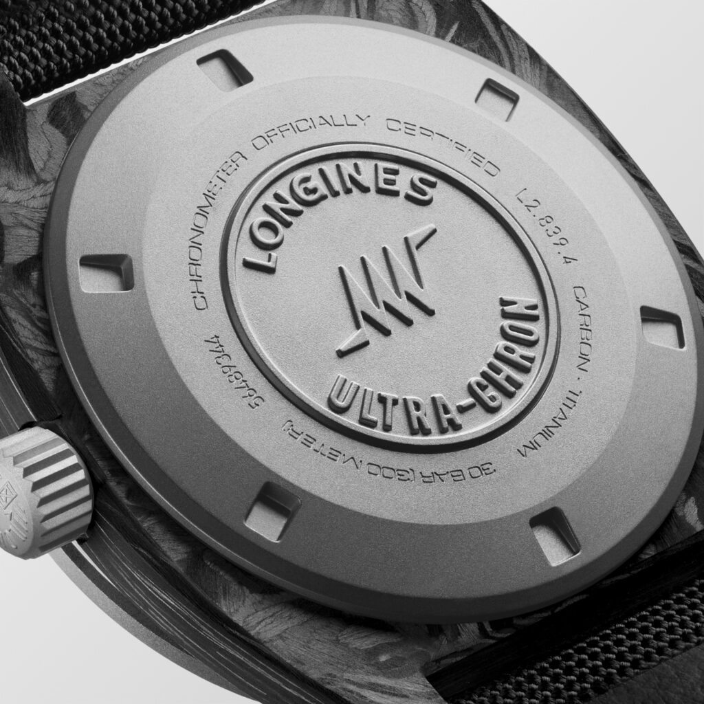 Longines Ultra-Chron Carbon celebra el año nuevo vestido de carbono