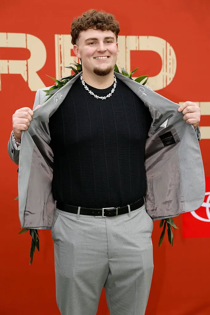 Desfile de talento; relojes y joyas vistos en la alfombra roja del Draft de la NFL 2025