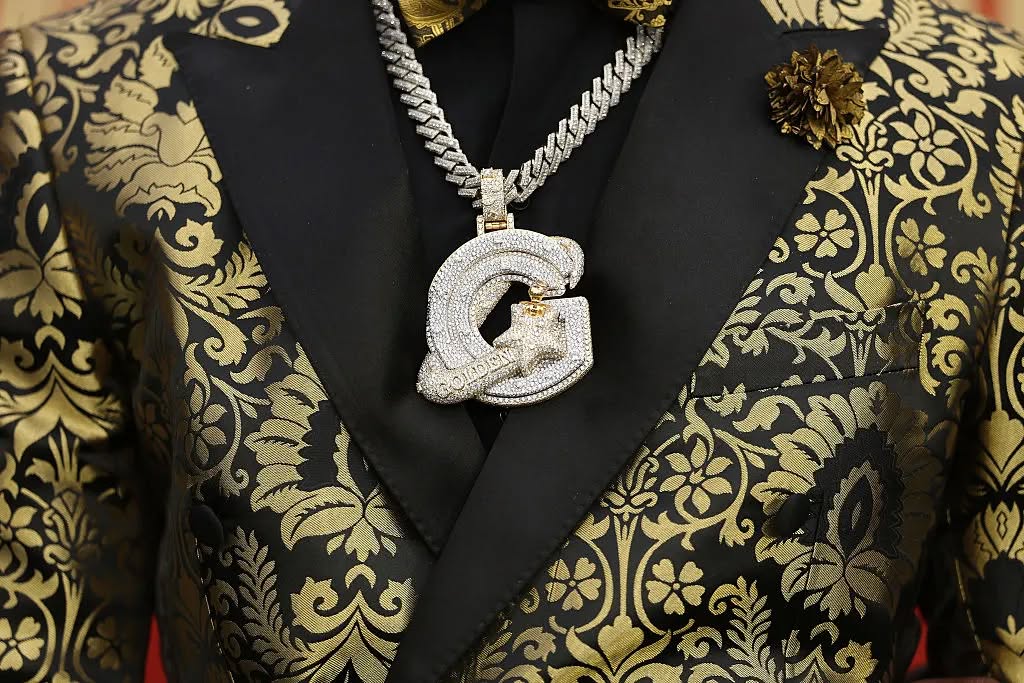 Desfile de talento; relojes y joyas vistos en la alfombra roja del Draft de la NFL 2025