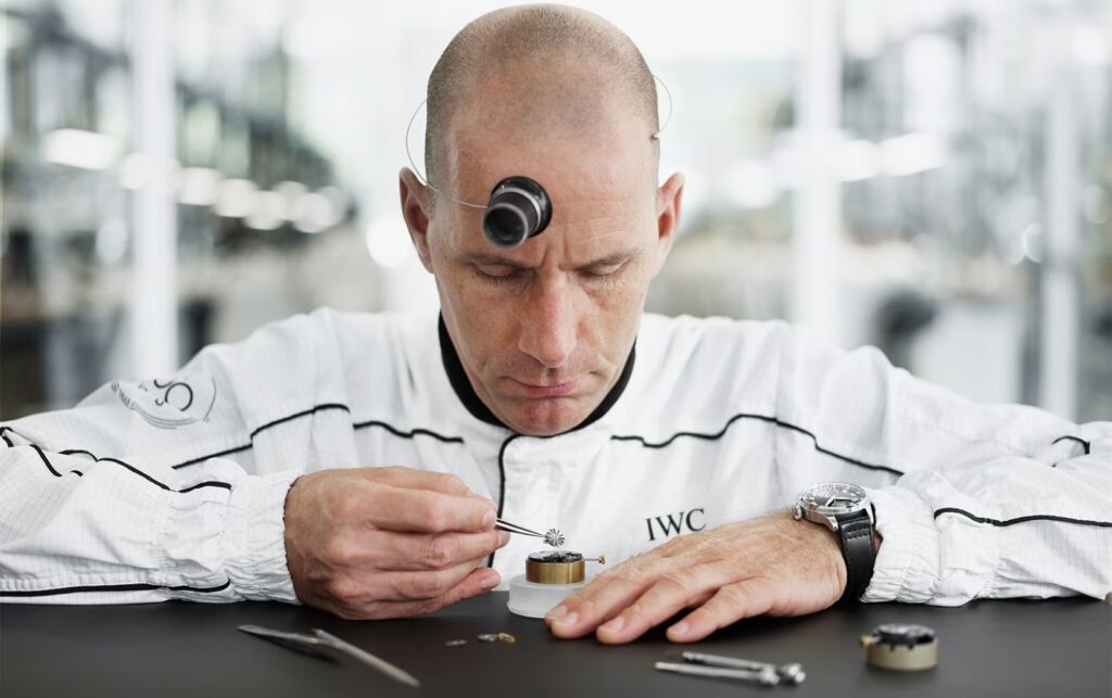 IWC Big Pilot’s Watch Perpetual Calendar Tourbillon Le Petit Prince se presenta en cerámica azul IWC Big Pilot’s Watch Perpetual Calendar Tourbillon Le Petit Prince se presenta en cerámica azul