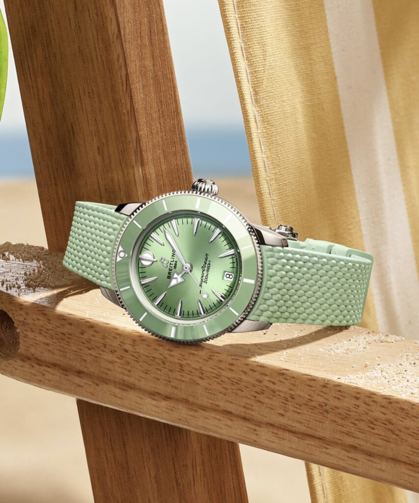 Breitling Superocean Heritage rinde homenaje a la libertad de la playa y el surf Breitling Superocean Heritage rinde homenaje a la libertad de la playa y el surf