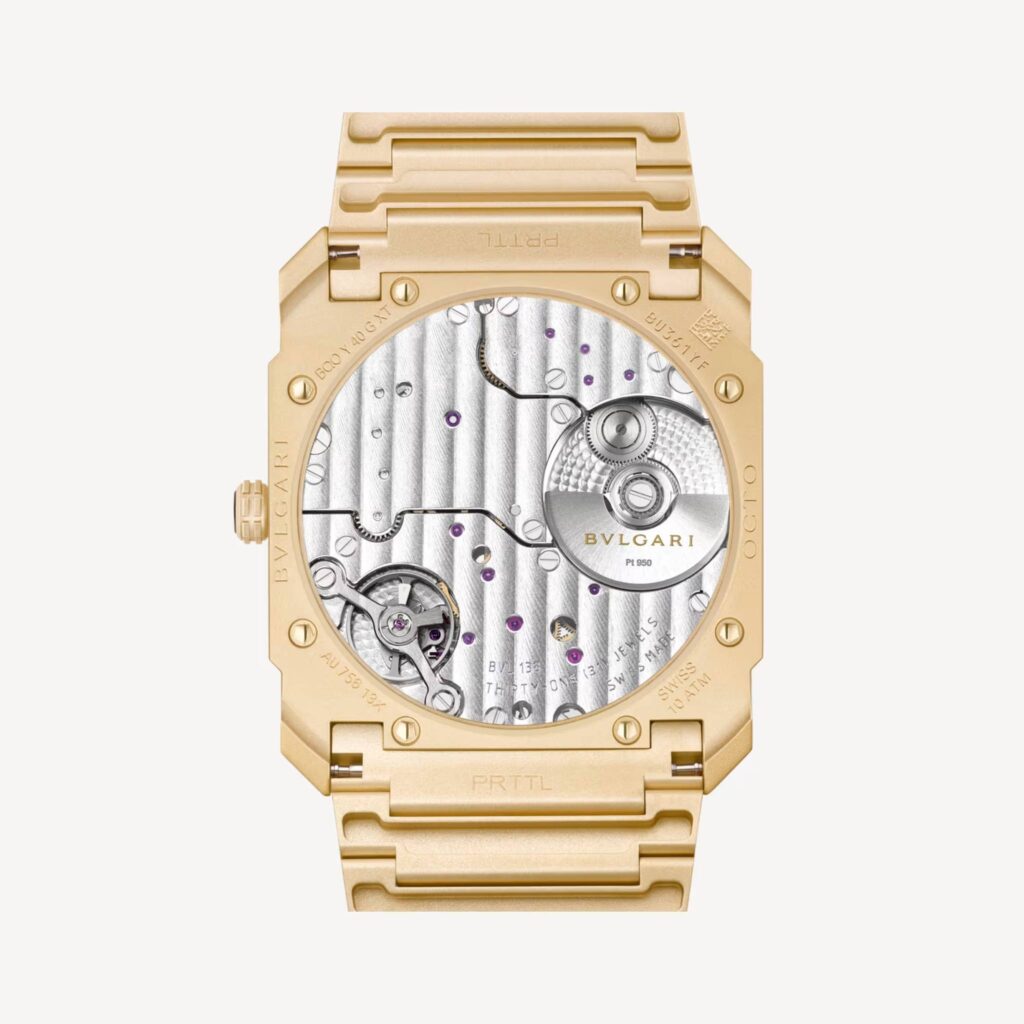 Bvlgari Octo Finissimo Automatic se presenta en oro amarillo con acabado arenado Bvlgari Octo Finissimo Automatic se presenta en oro amarillo con acabado arenado