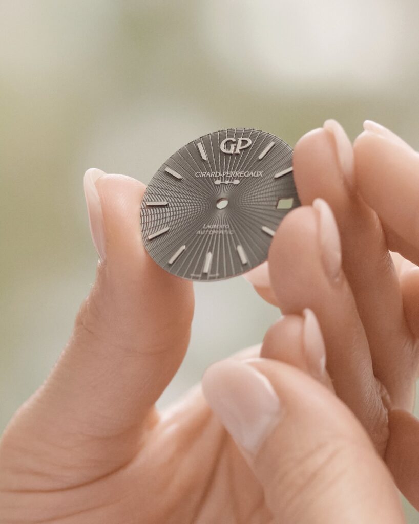 Girard-Perregaux Laureato 42 mm Infinite Grey presenta una nueva carátula esmaltada