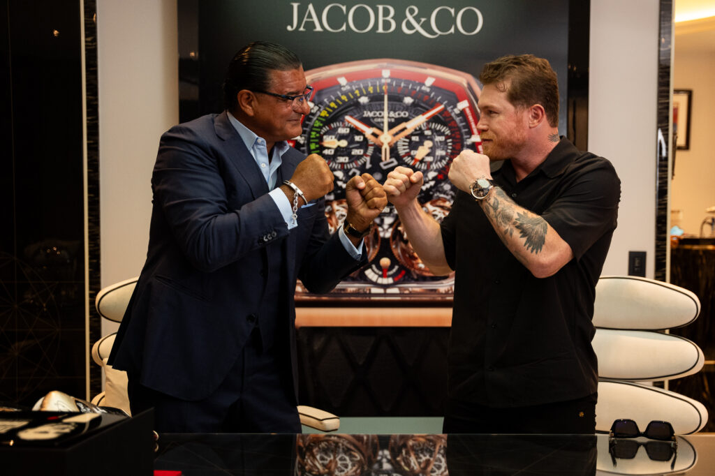 "Canelo" Álvarez luce un increíble reloj homenaje a "El Padrino" durante su careo frente a Terence Crawford "Canelo" Álvarez luce un increíble reloj homenaje a "El Padrino" durante su careo frente a Terence Crawford