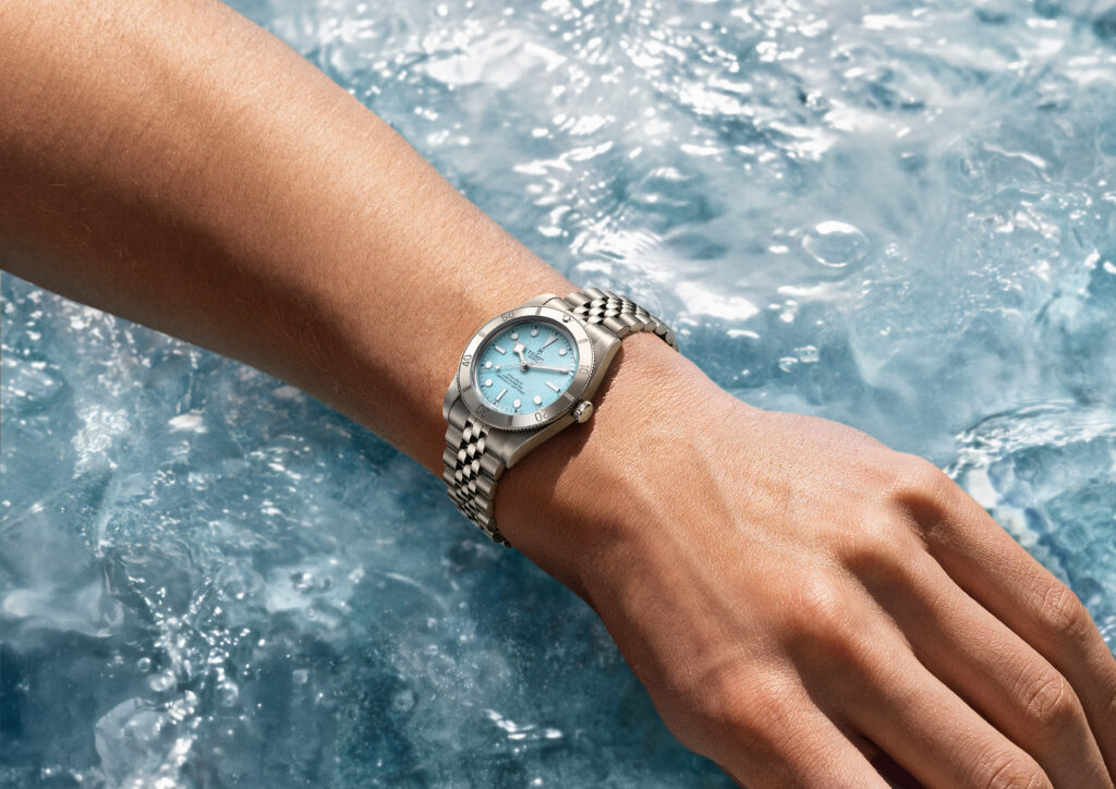Tudor Black Bay 54 Lagoon Blue calienta el verano Tudor Black Bay 54 Lagoon Blue calienta el verano