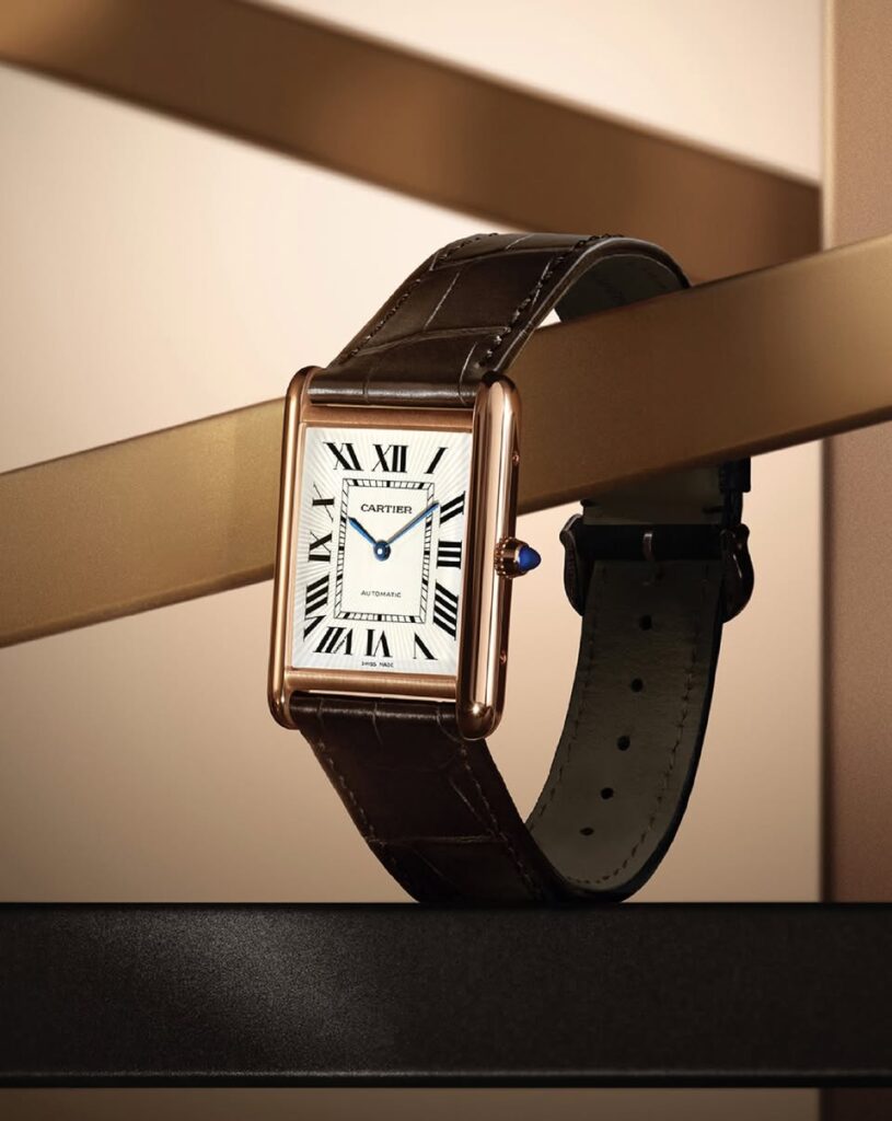 El reloj Tank Louis Cartier amplifica su tamaño