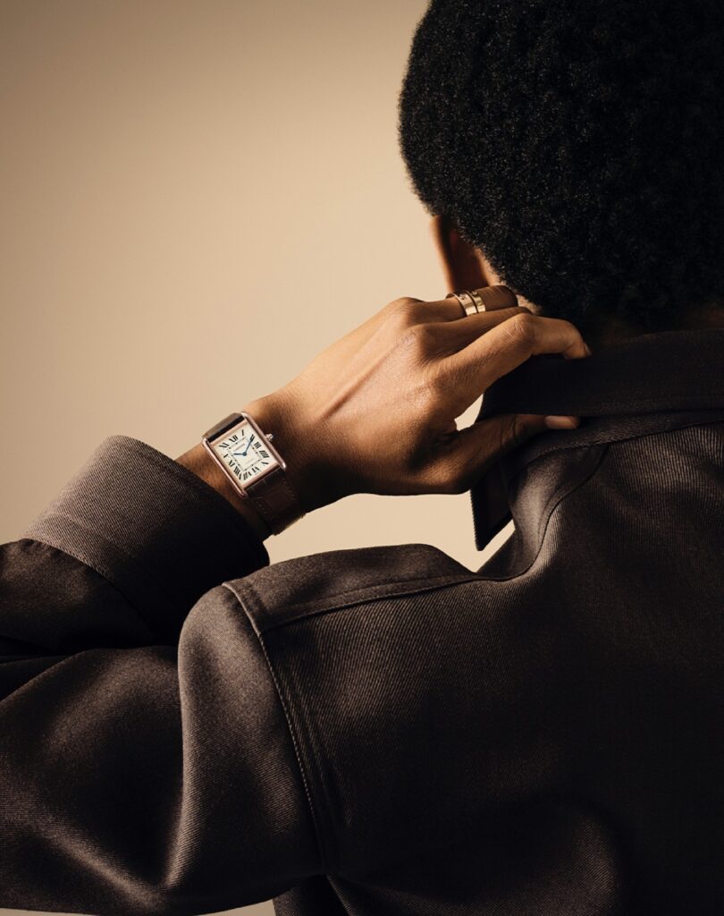 El reloj Tank Louis Cartier amplifica su tamaño