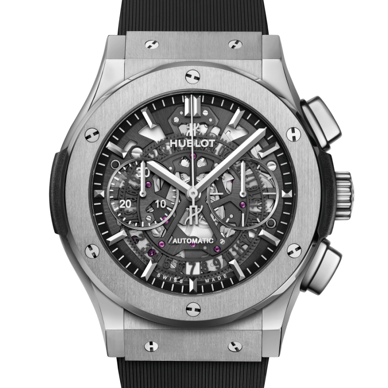 Classic-Fusion-Aerofusion-Titanium-45-mm-soldier-shot_0